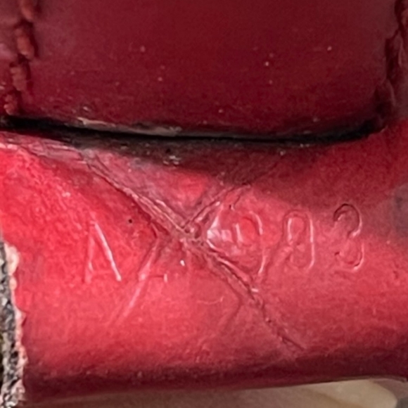 (SOLD)Authentic vintage Louis Vuitton Red Epi bucket noe bag - Picture 6 of 12